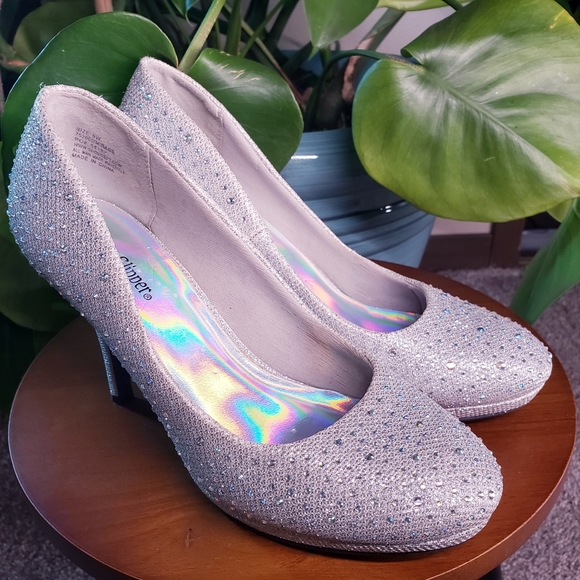 Silver Slipper Mirage Heel Size 8 Wide - Picture 4 of 7